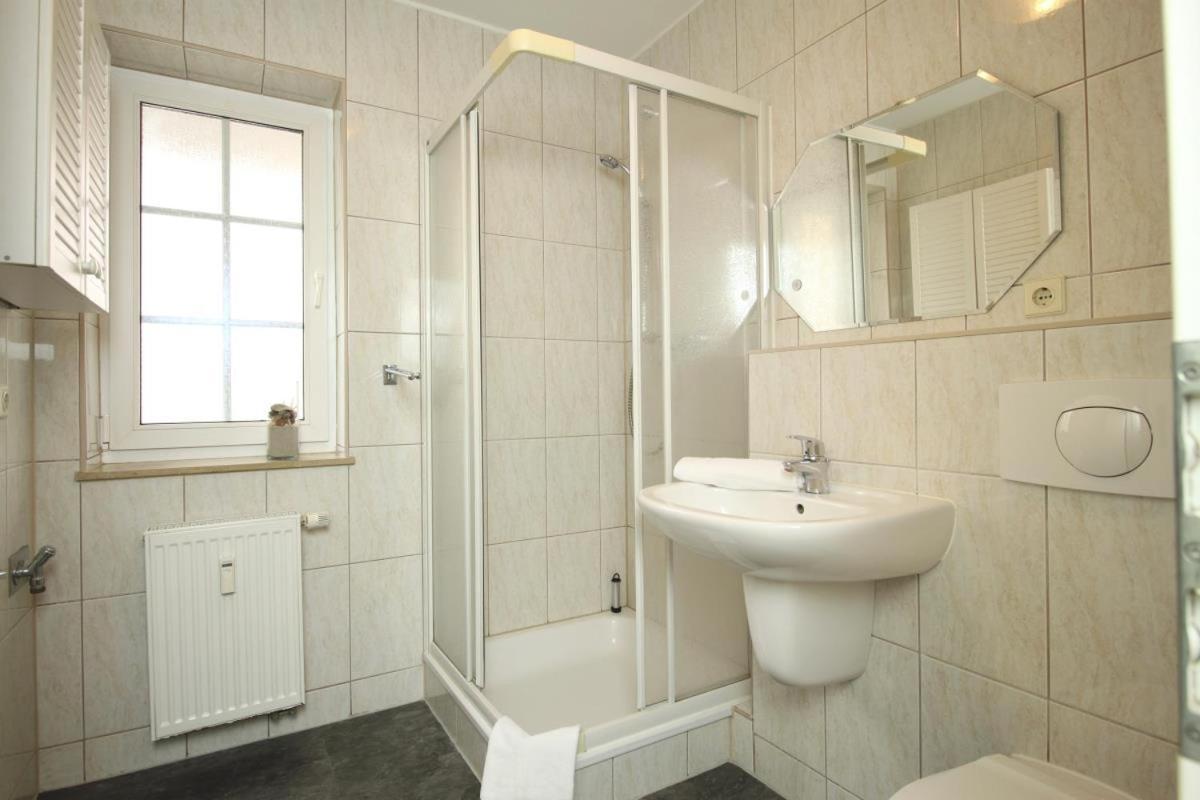 דירות רוסטוק Ferienhaus Am Yachthafen, Moewe מראה חיצוני תמונה